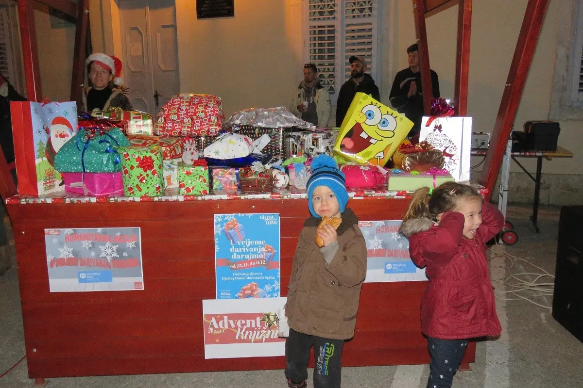 Dječji osmijeh traje trenutak, a danima nas čini sretnima!