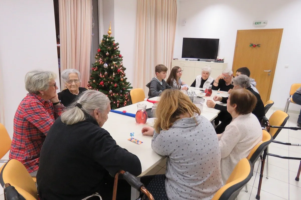 Božićna tombola u domu za starije 