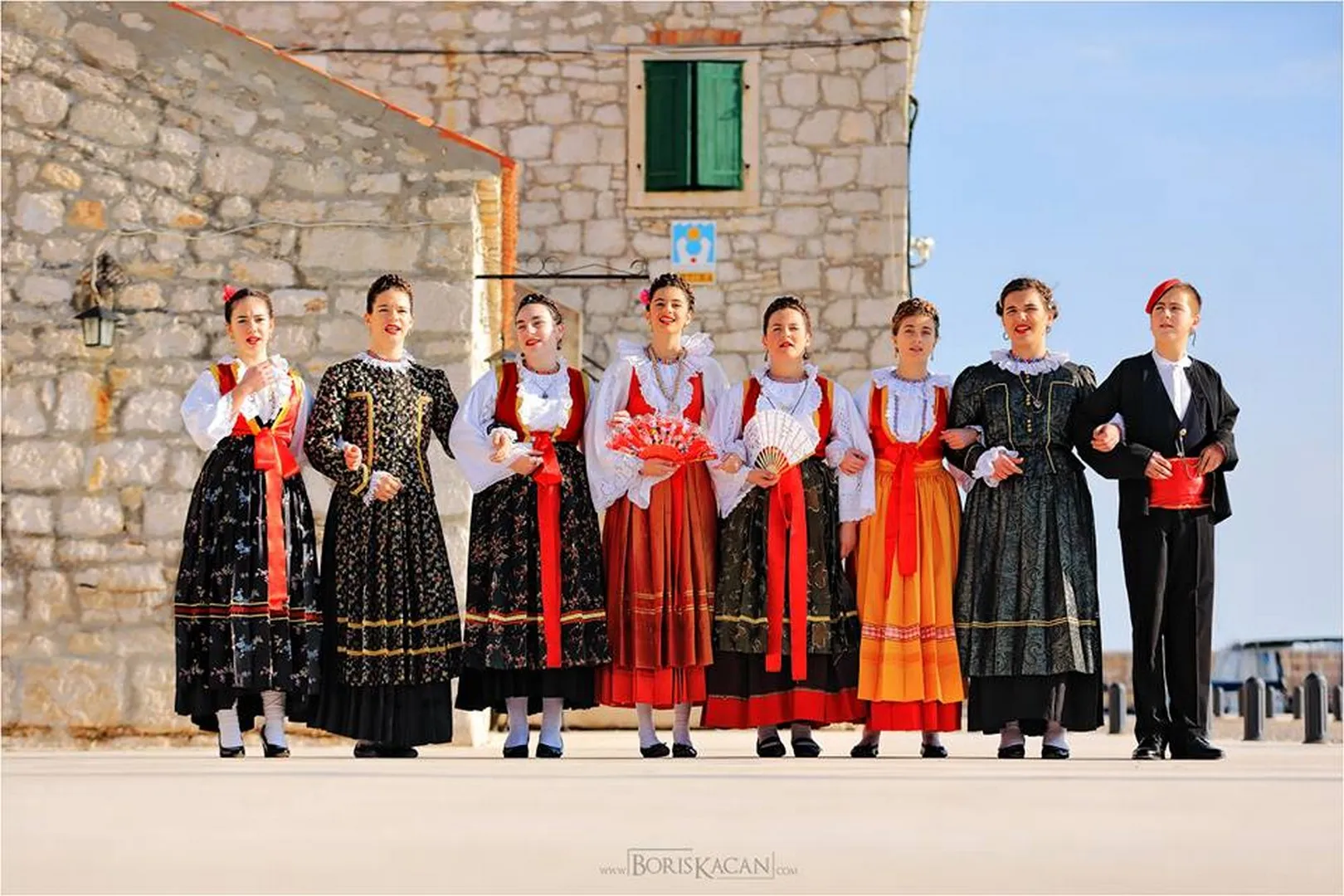 Fotografi preplavili Betinu!