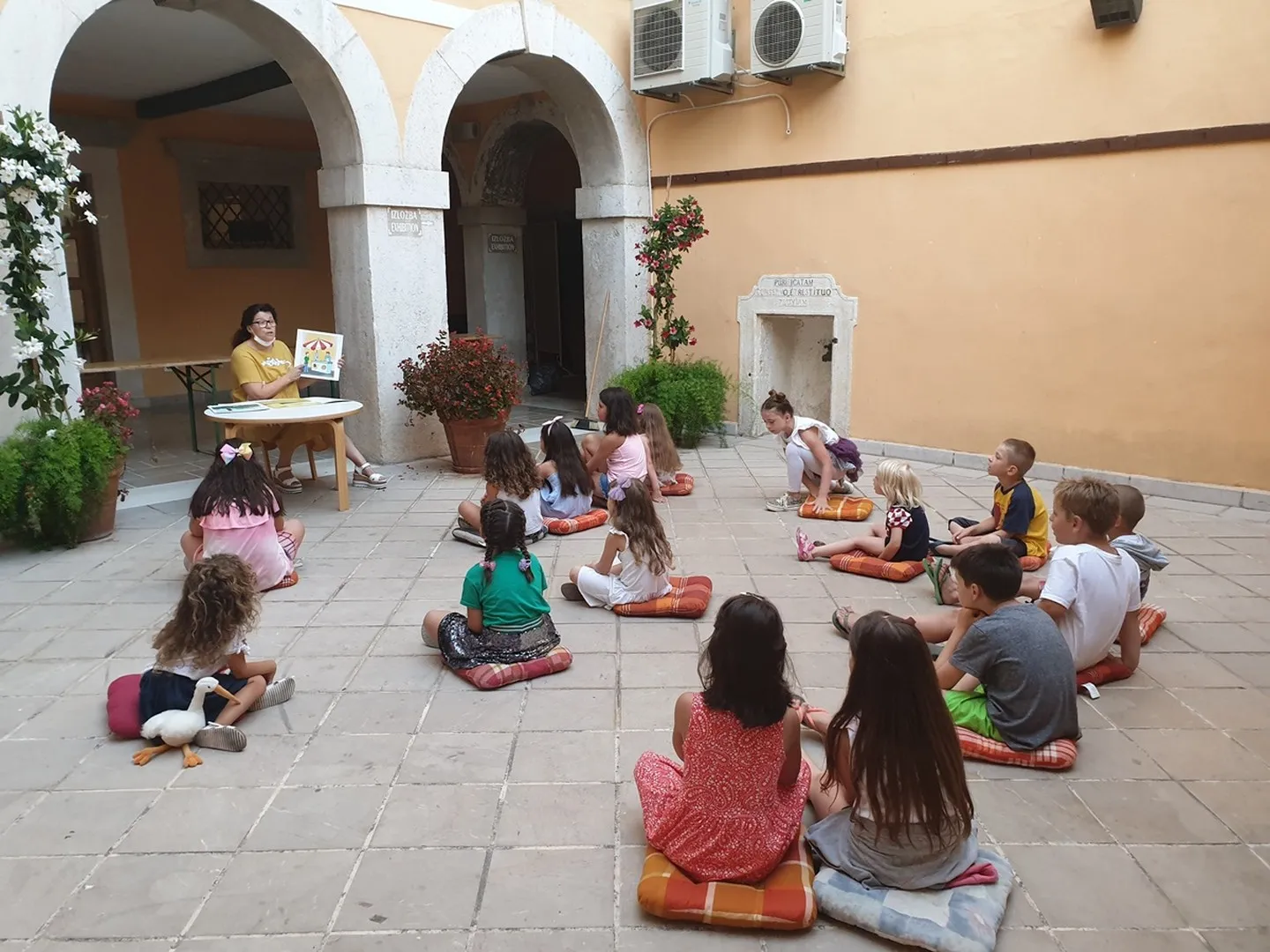 Bajkaonica „Sladoknjižnica“ u atriju!