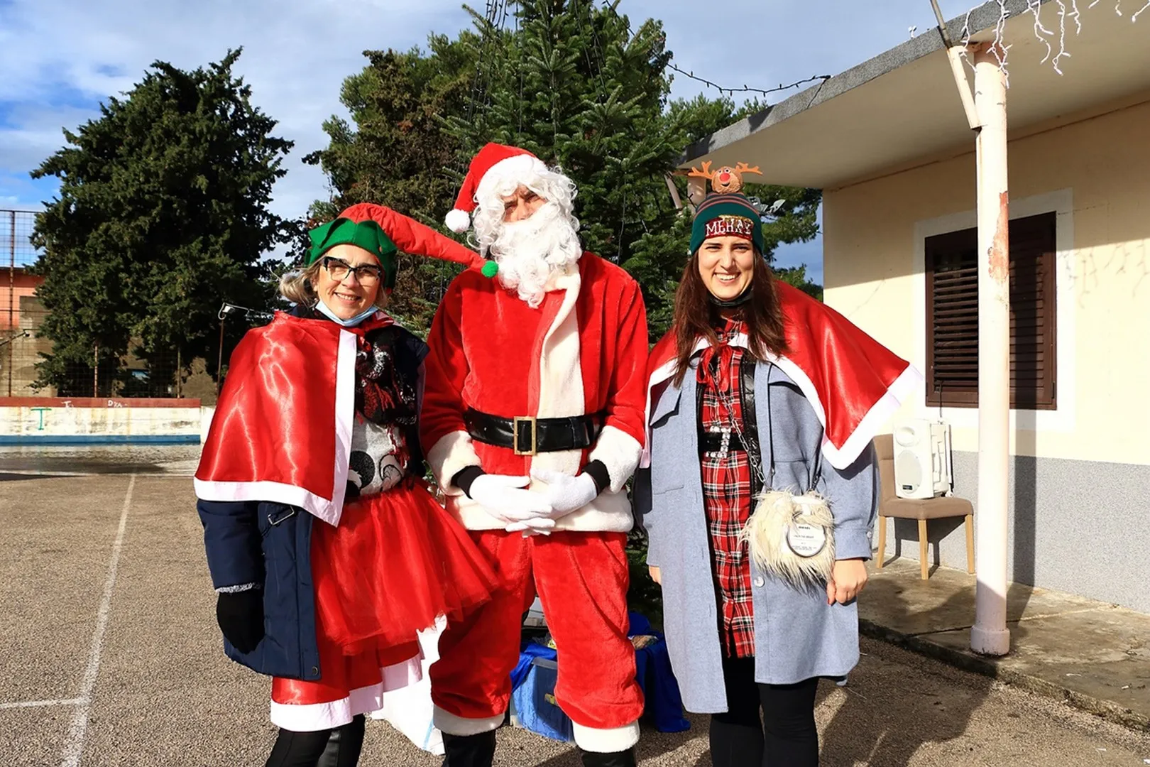 HO-HO-HO...DJEDICA JE KRENUO U OBILAZAK!